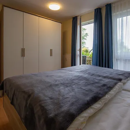Apartment 5 Im Strandhaus Lobbe *