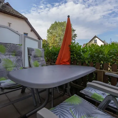 5 Im Strandhaus Lobbe * Middelhagen
